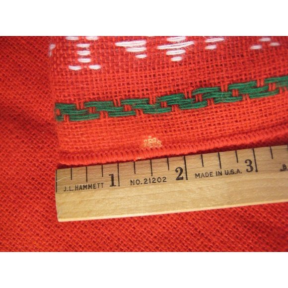 Table Runner 17 x 68 Inch Red Stitching Tassel Christmas Holiday Snowflake VTG - Picture 6 of 7
